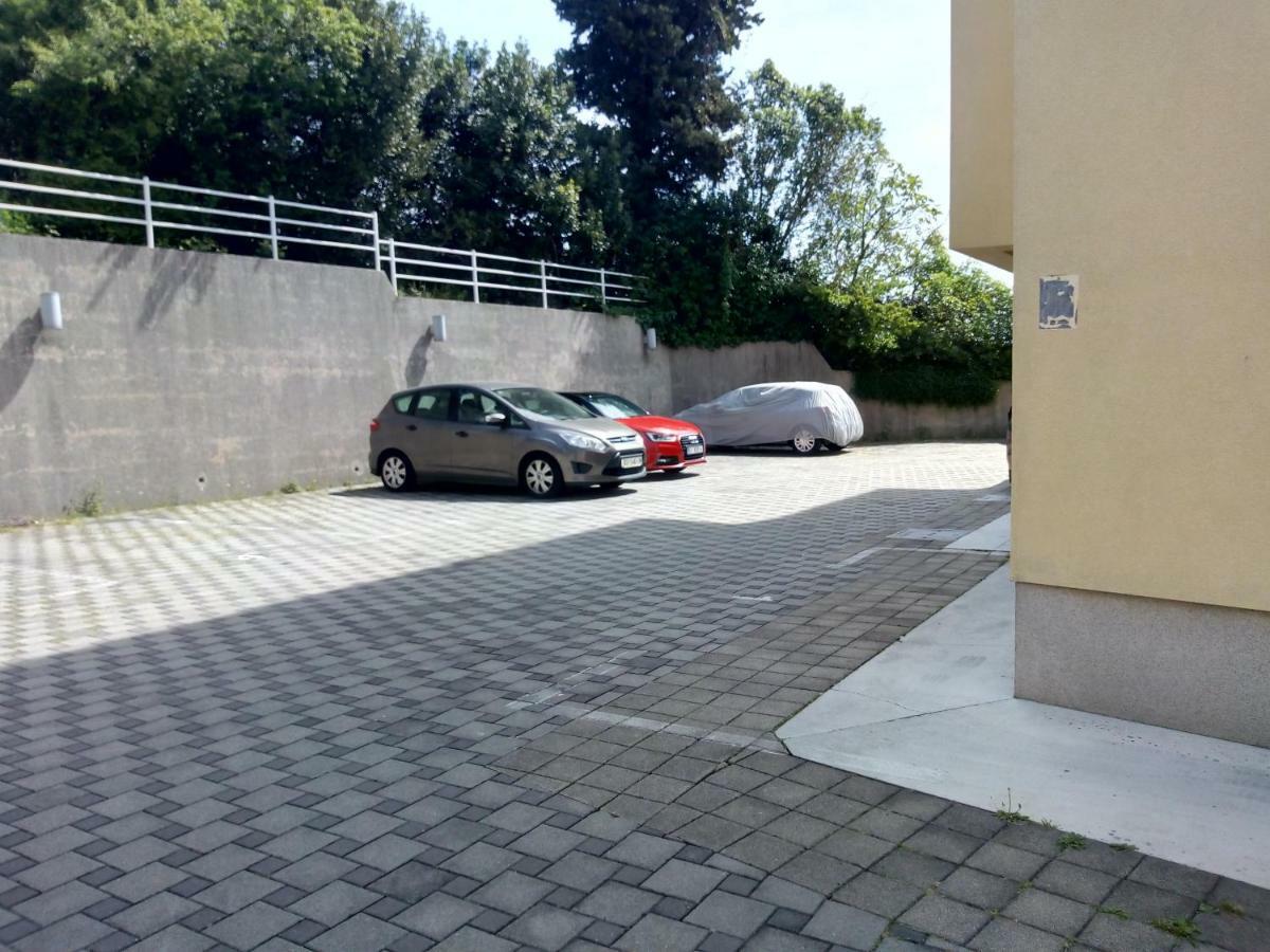 Swimming Apartment Rijeka Exterior photo